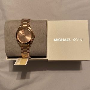 🆕 MK Ladies Watch Rose Gold